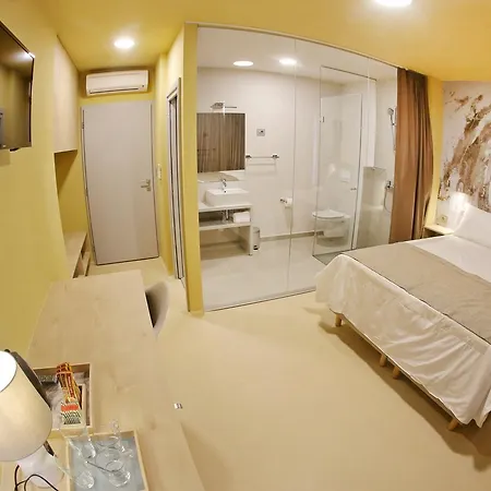 Kai Boutique & 자다르